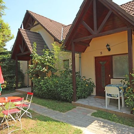 Pension Elisabeth Balatonlelle Exterior foto