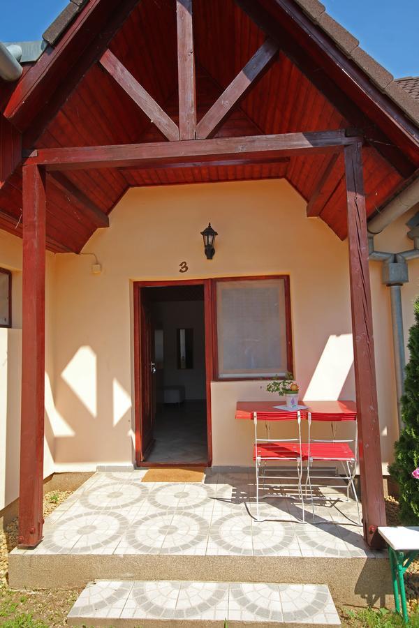 Pension Elisabeth Balatonlelle Exterior foto