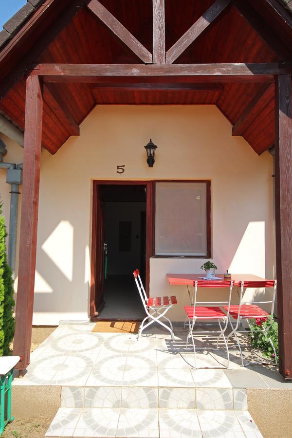 Pension Elisabeth Balatonlelle Exterior foto