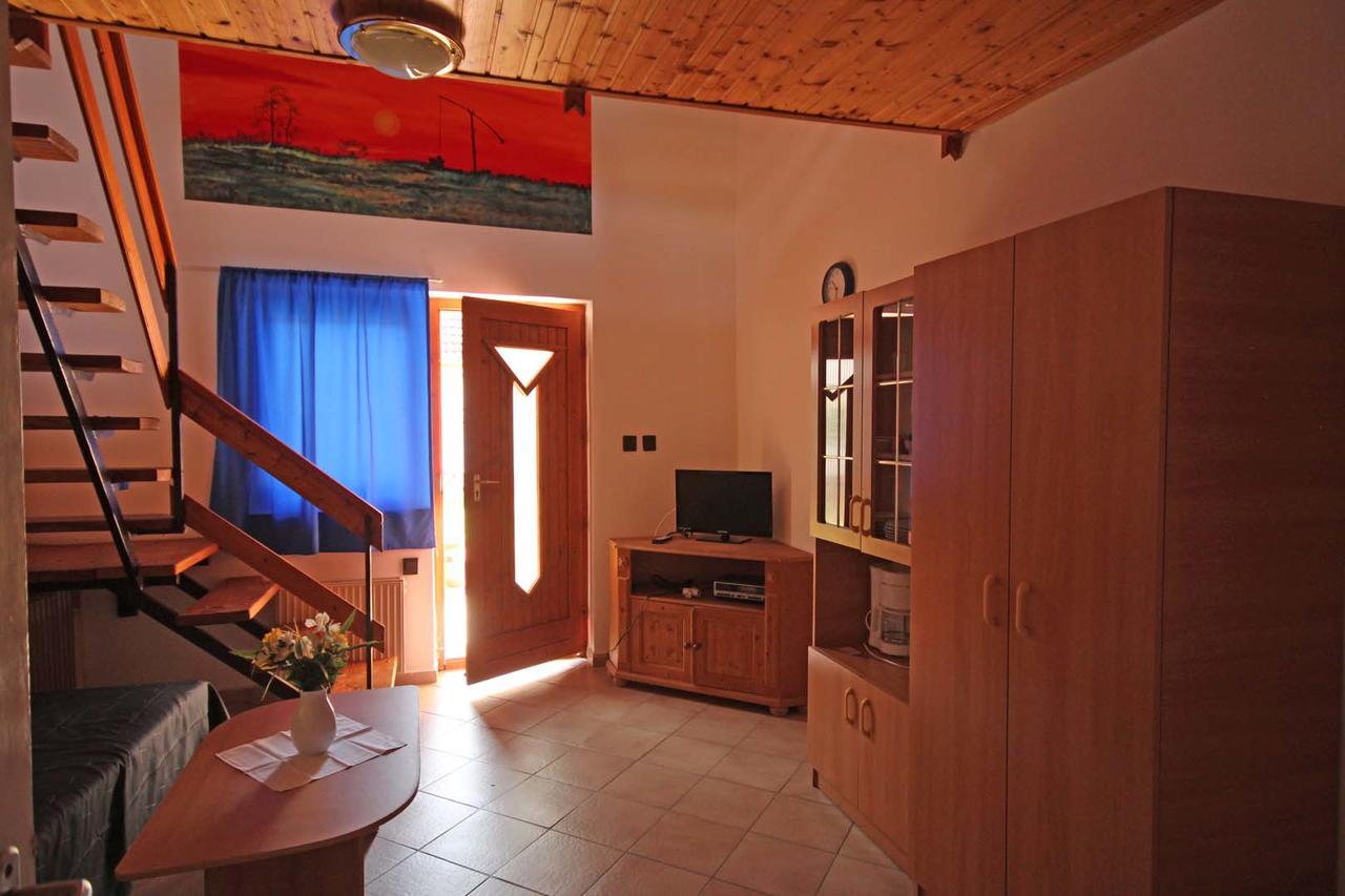 Pension Elisabeth Balatonlelle Exterior foto
